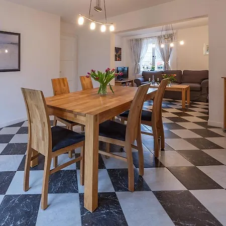 Nyaraló Nils Holgerson Nh2 *